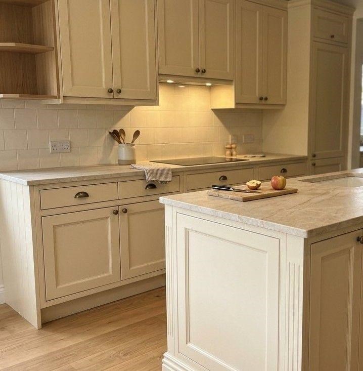 Foto 1 Reforma de cocinas clásicas en Vigo con diseños atemporales