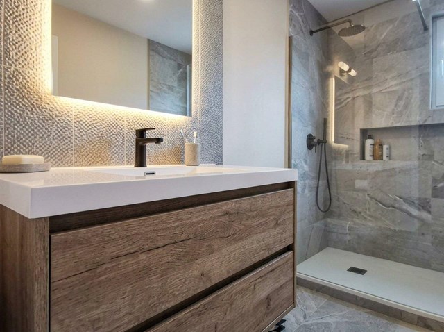 Reformas de baños pequeños en Vigo para ganar almacenaje - Imagen 1